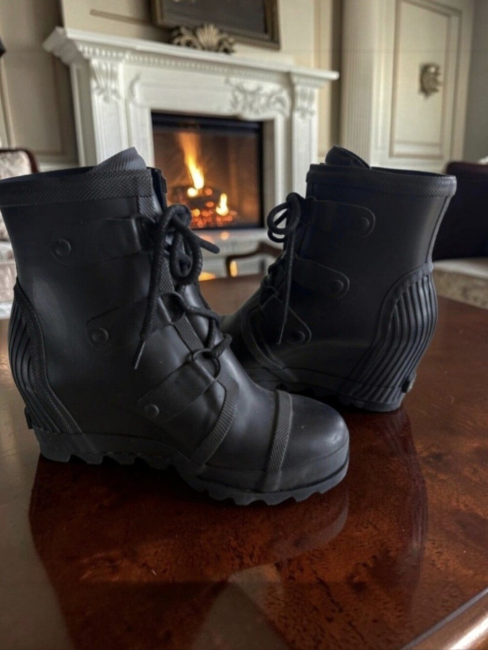 SOREL Joan of Arctic Rain Wedge Bootie Black Matte Size 8 - EUC